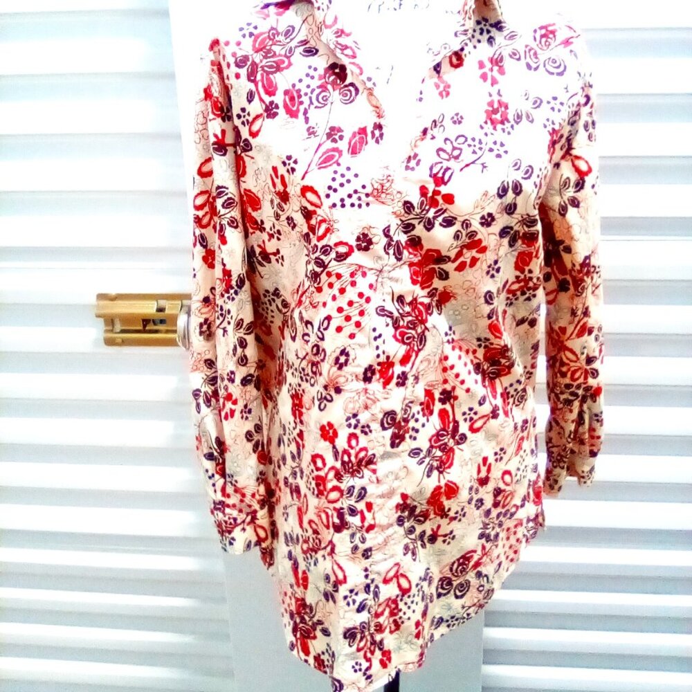 Seaplane   multi color shirt. New great condition. Size XL
